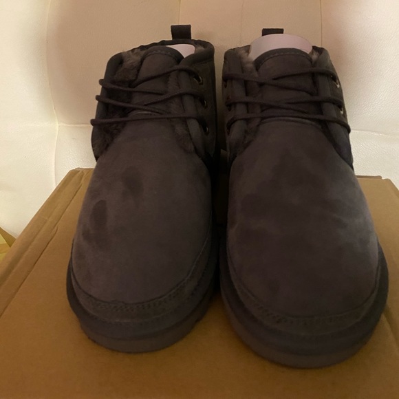 Grey Neulem Uggs - Picture 5 of 7